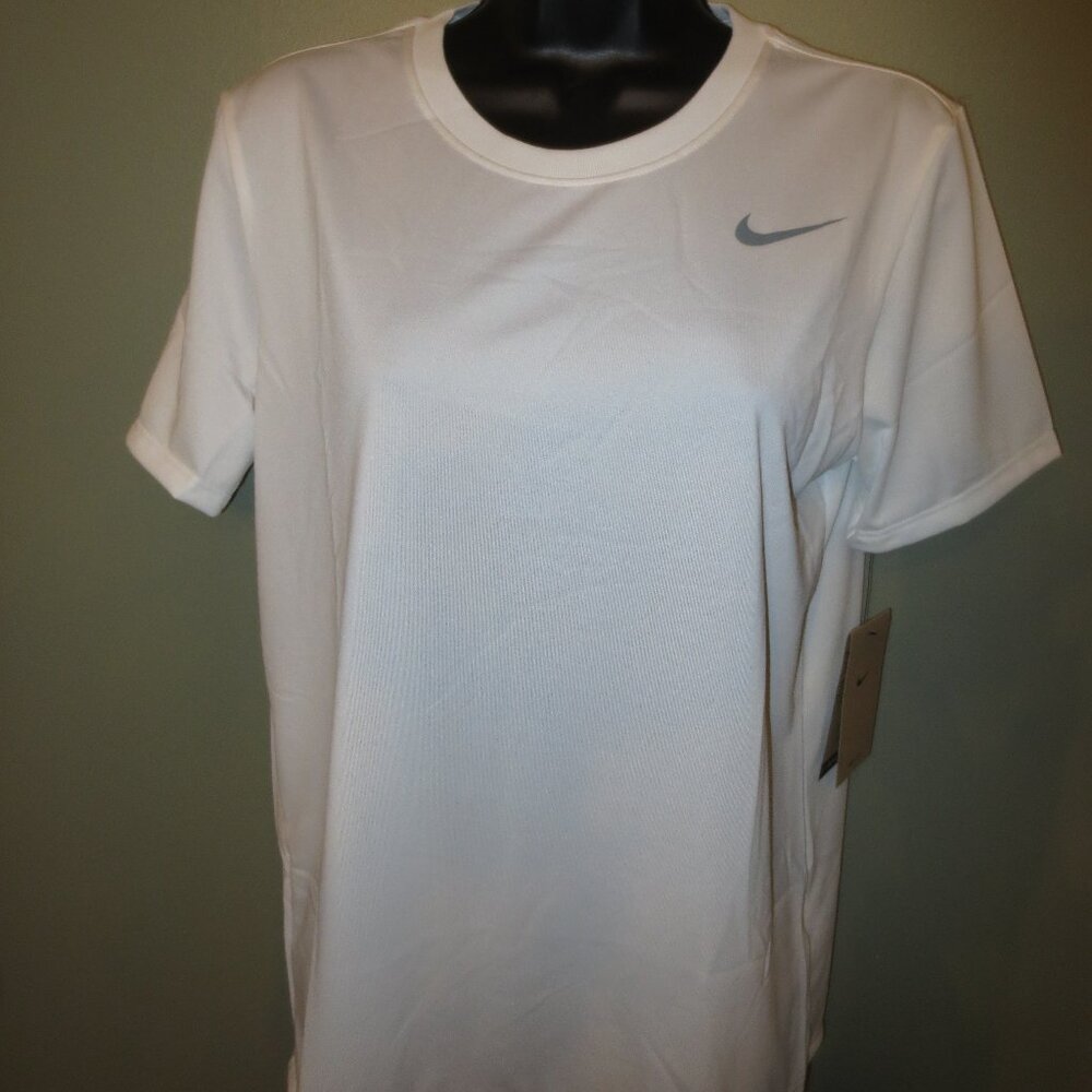 The Nike Tee Women's Short Sleeve Shirt - White DV7312-100 Sizes: Sm to XL NWT